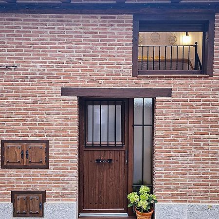 Triana Apartment Villarejo del Valle Luaran gambar