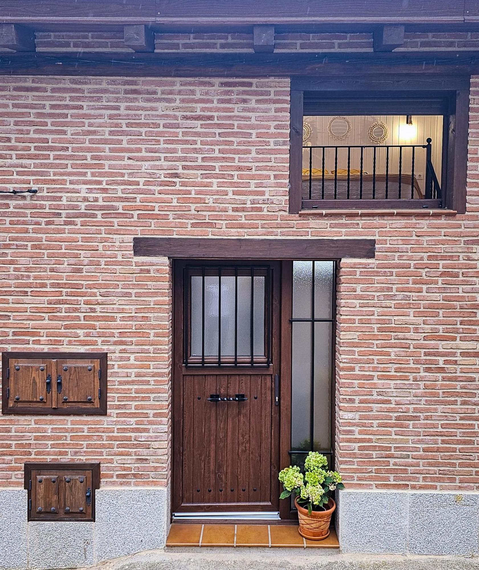 Triana Apartment Villarejo del Valle Luaran gambar