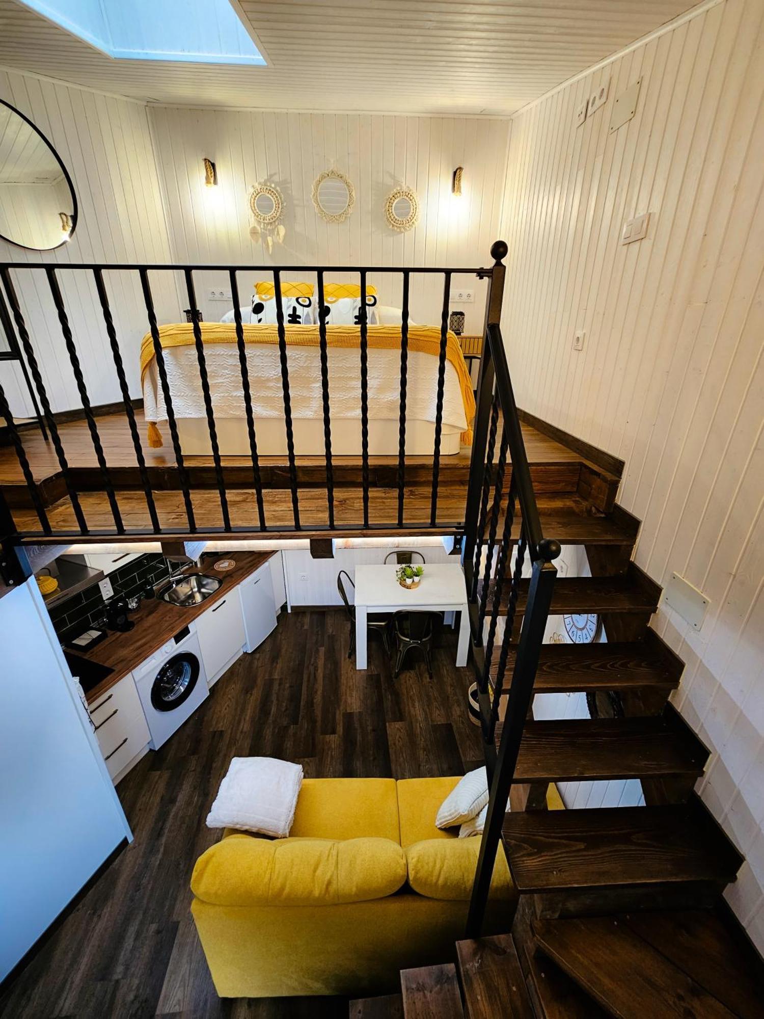 Triana Apartment Villarejo del Valle Luaran gambar